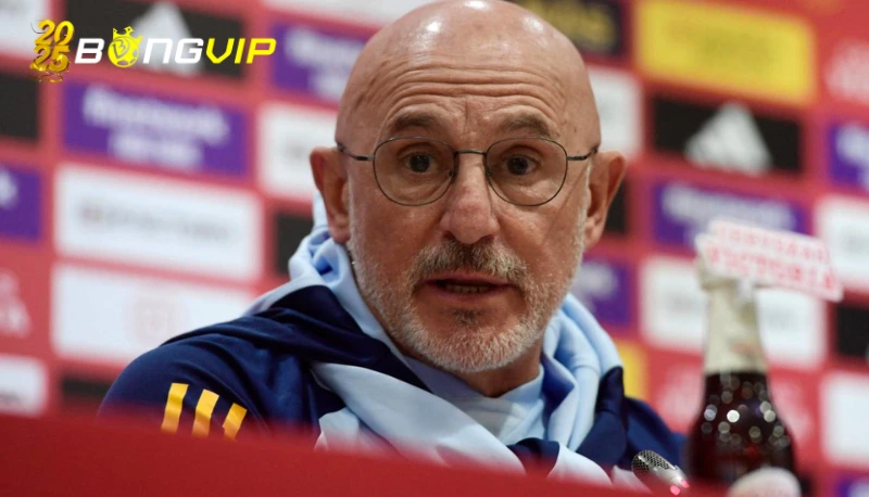 HLV De la Fuente: 'Ở tuyển Tây Ban Nha, cầu thủ nào cũng có IQ cao' Sự kết hợp giữa kinh nghiệm và tuổi trẻ - HLV De la Fuente: 'Ở tuyển Tây Ban Nha, cầu thủ nào cũng có IQ cao'
