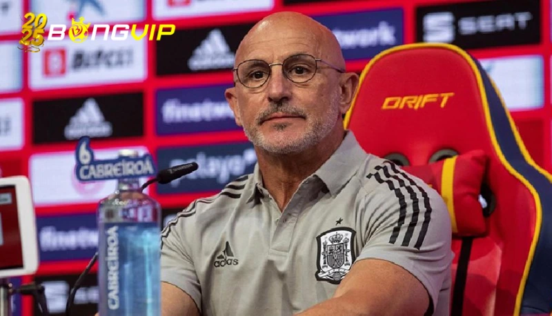 HLV De la Fuente: 'Ở tuyển Tây Ban Nha, cầu thủ nào cũng có IQ cao' Triết lý sống ảnh hưởng đến phong cách huấn luyện